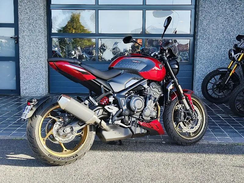 TRIDENT 800