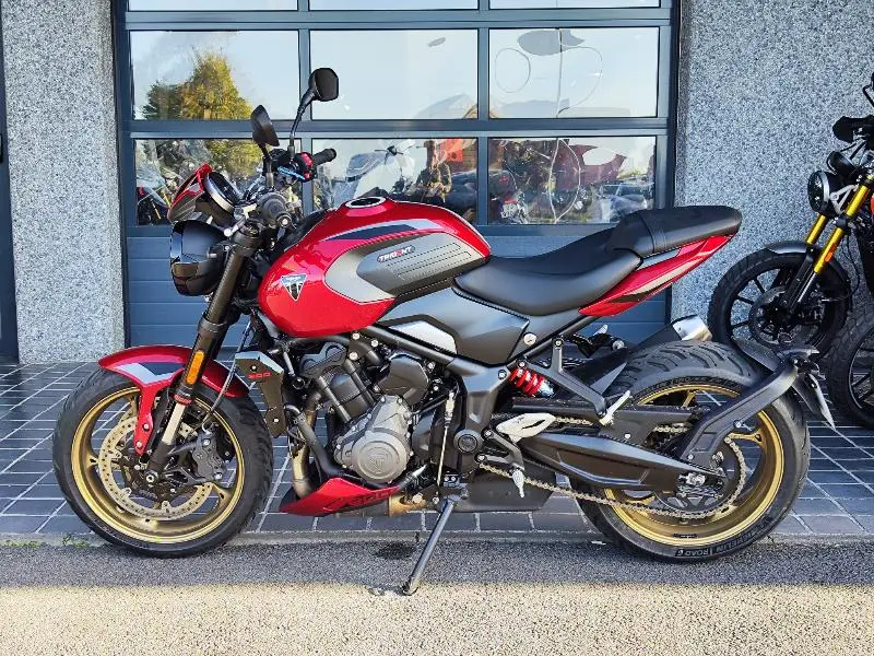 TRIDENT 800