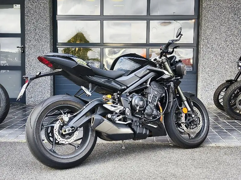 STREET TRIPLE 765 RS
