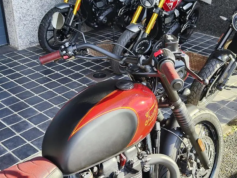 Bonneville T120 Black