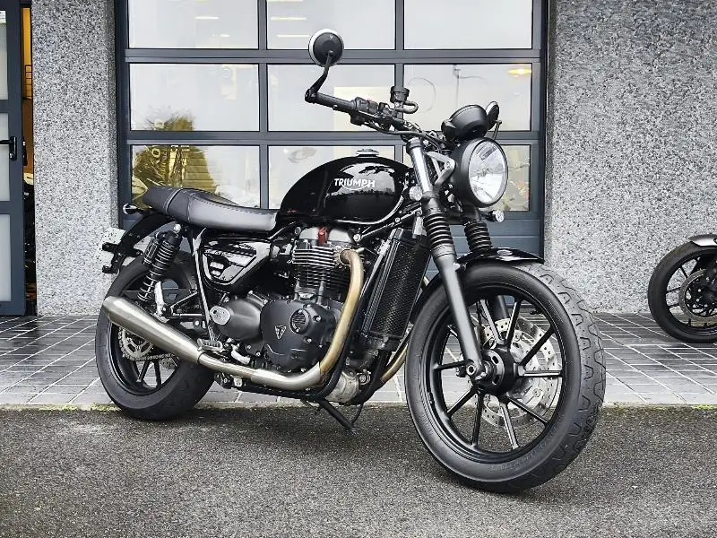 STREET TWIN  900