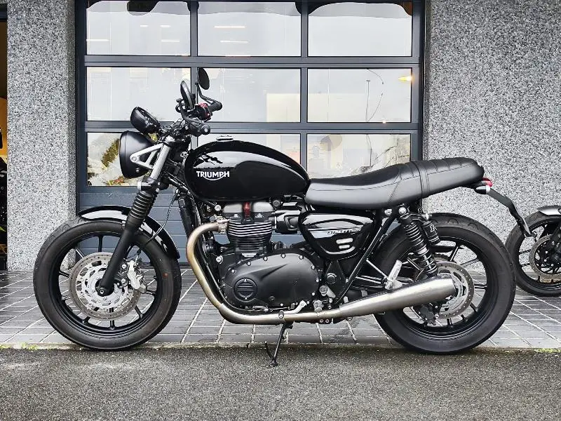 STREET TWIN  900