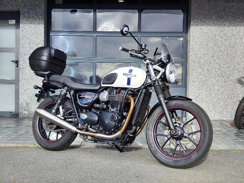 STREET TWIN  900