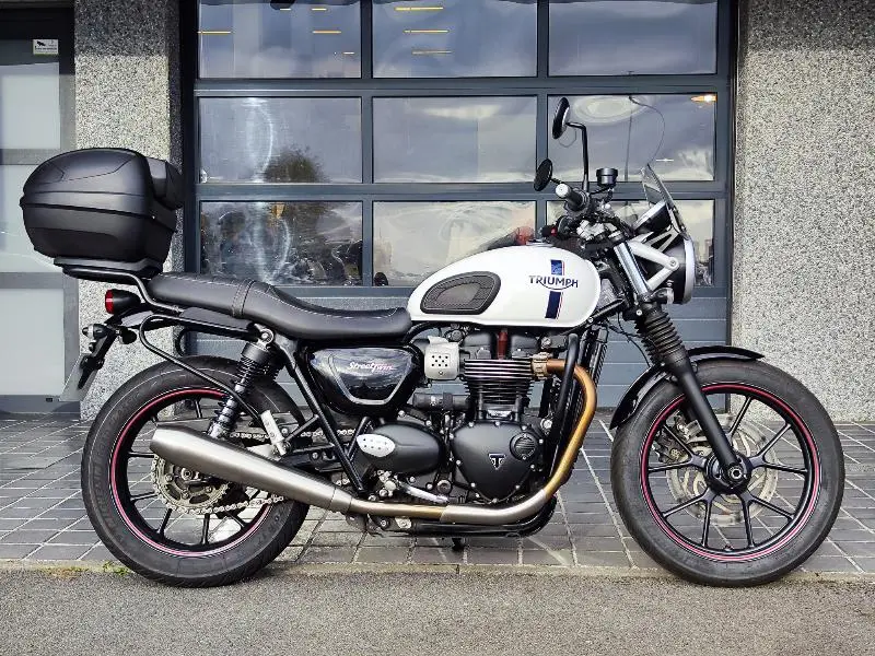 STREET TWIN  900