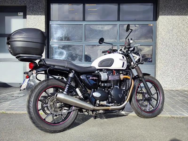 STREET TWIN  900