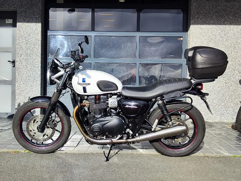 STREET TWIN  900