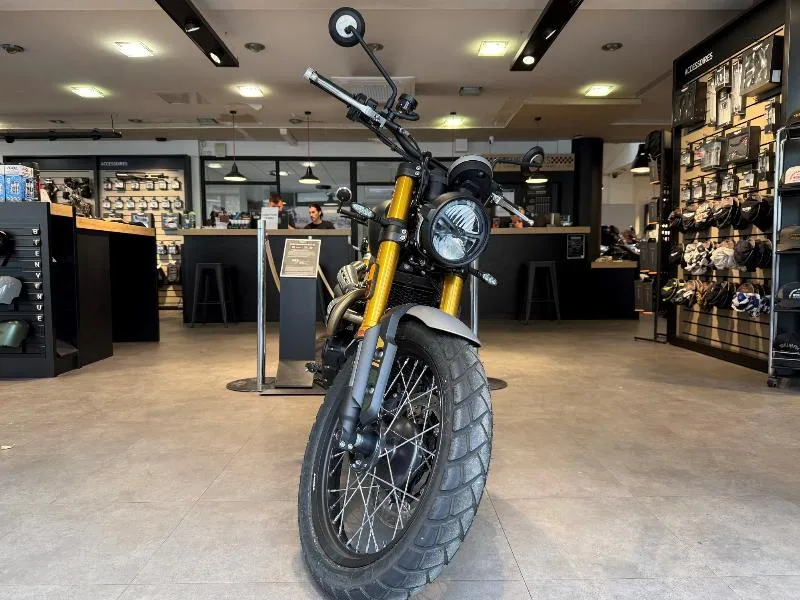 SCRAMBLER 900
