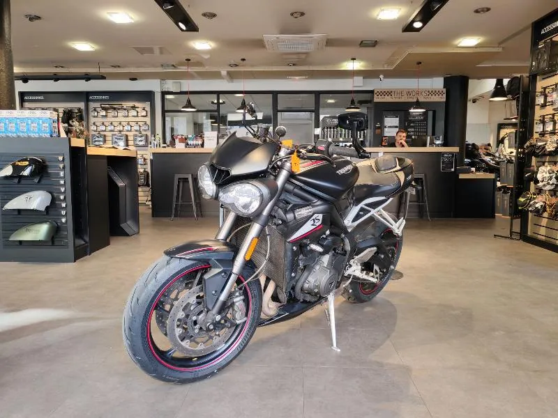 STREET TRIPLE 765 RS