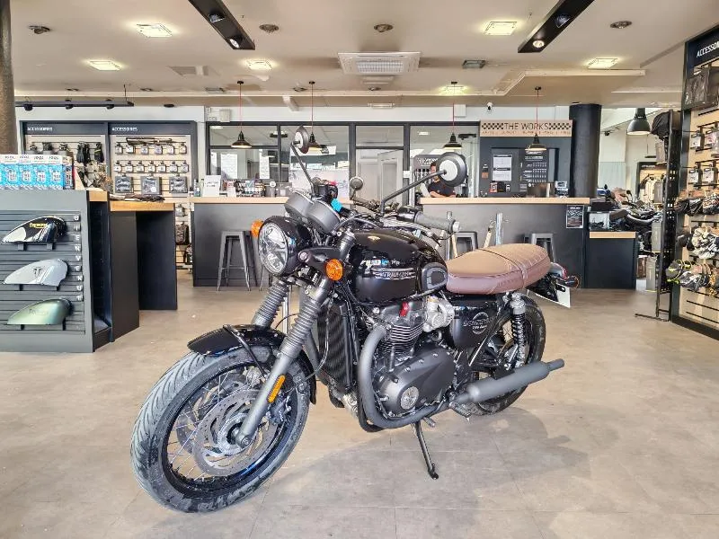 Bonneville T120 Black