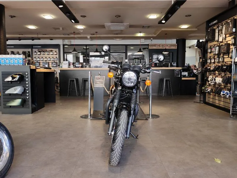 Bonneville T120 Black