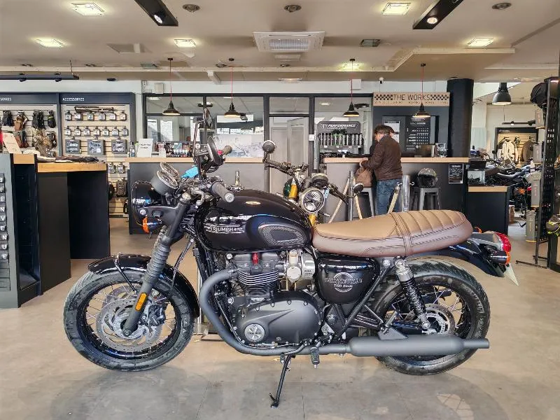 Bonneville T120 Black