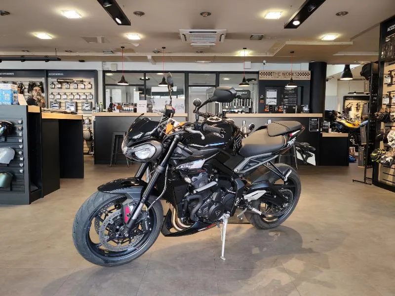 STREET TRIPLE 765 R A2