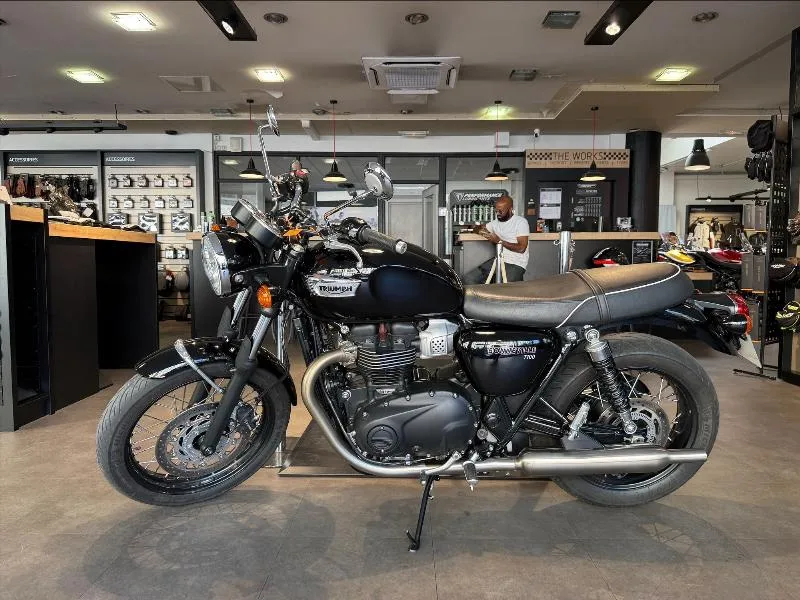 Bonneville T100 2022