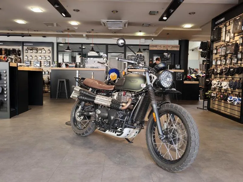 STREET SCRAMBLER  900