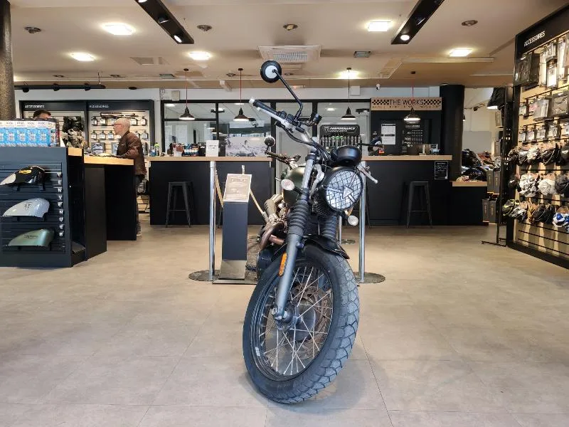 STREET SCRAMBLER  900