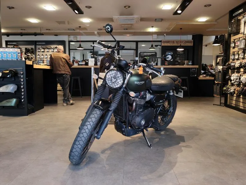 STREET SCRAMBLER  900