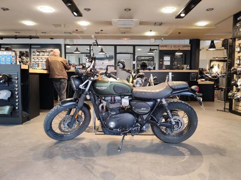 STREET SCRAMBLER  900