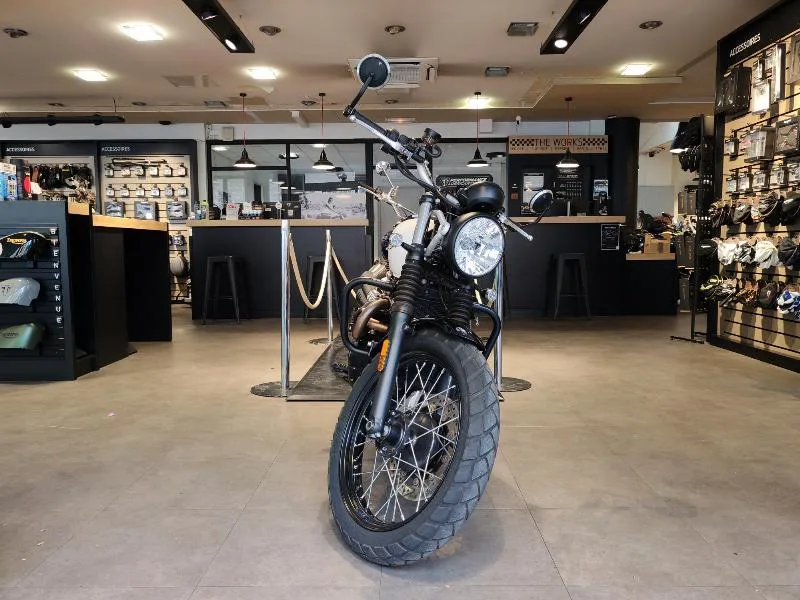 STREET SCRAMBLER  900