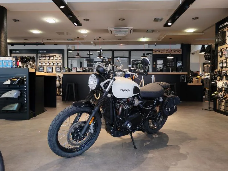 STREET SCRAMBLER  900