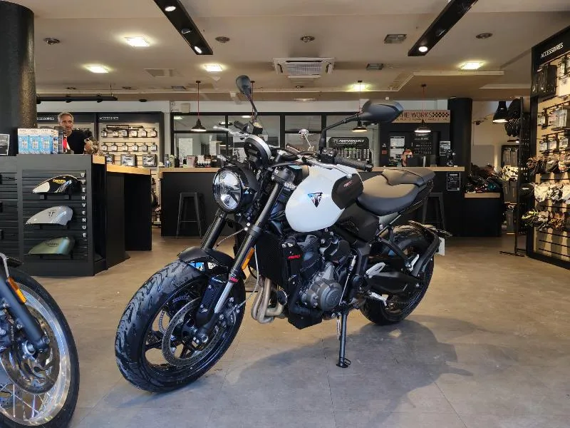 TRIDENT 660