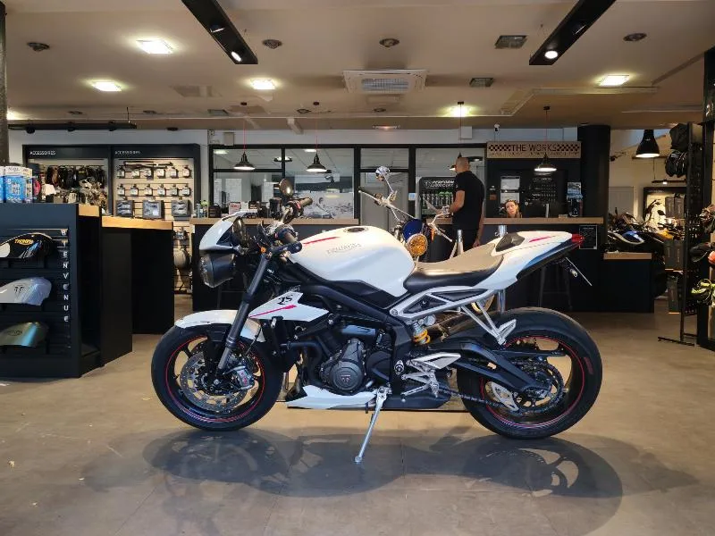 STREET TRIPLE 765 RS