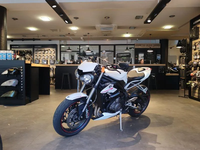 STREET TRIPLE 765 RS
