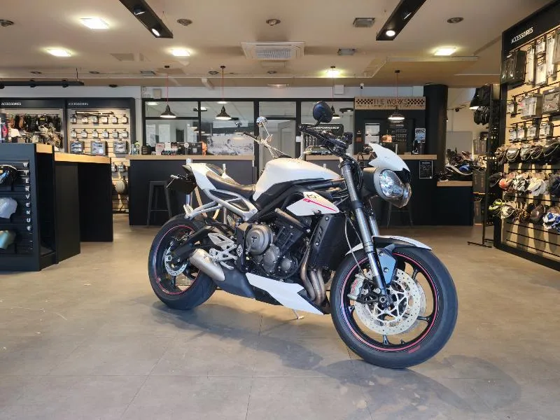 STREET TRIPLE 765 RS