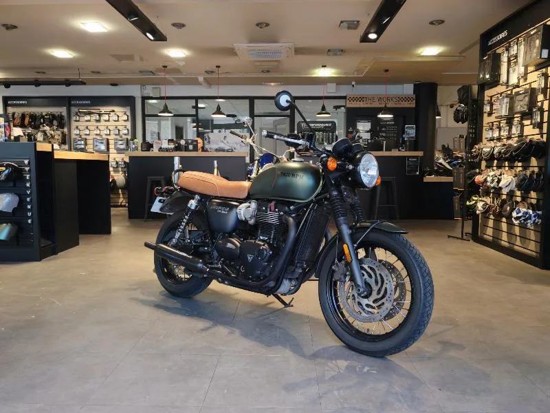 Bonneville T120 Black