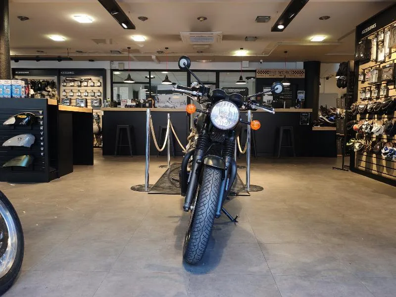 Bonneville T120 Black