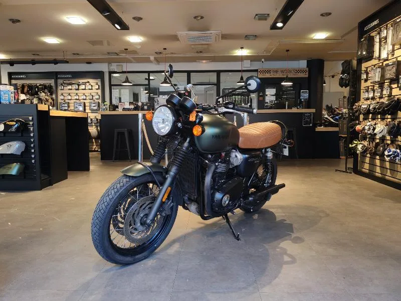 Bonneville T120 Black