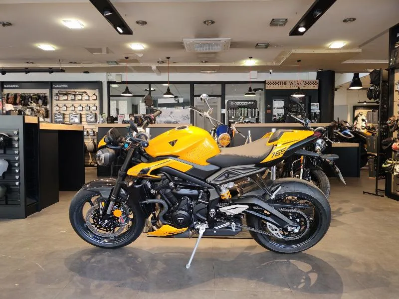 STREET TRIPLE 765 RS