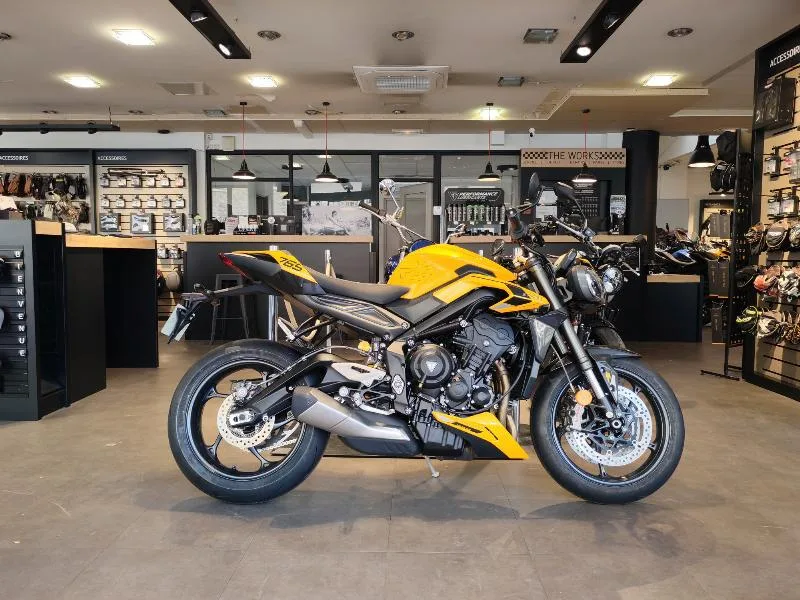 STREET TRIPLE 765 RS