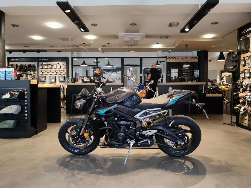 STREET TRIPLE 765 RS