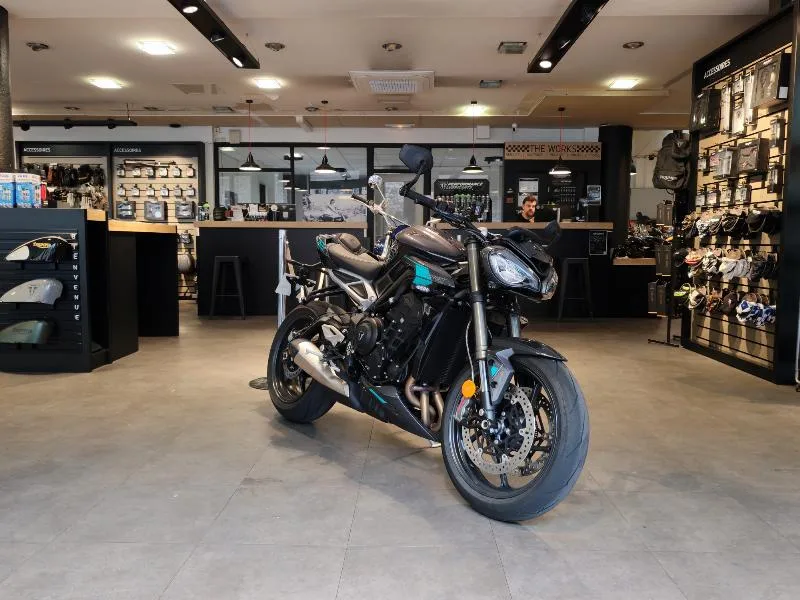 STREET TRIPLE 765 RS