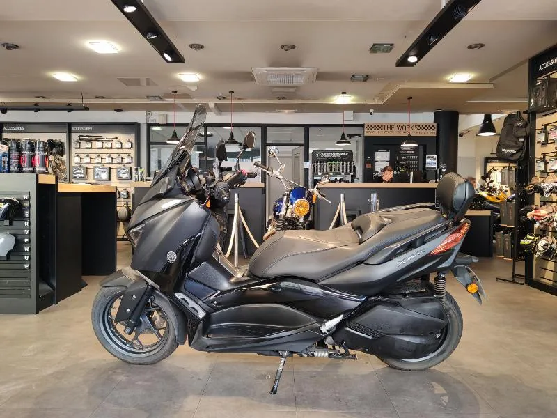 XMAX 300 Tech Max