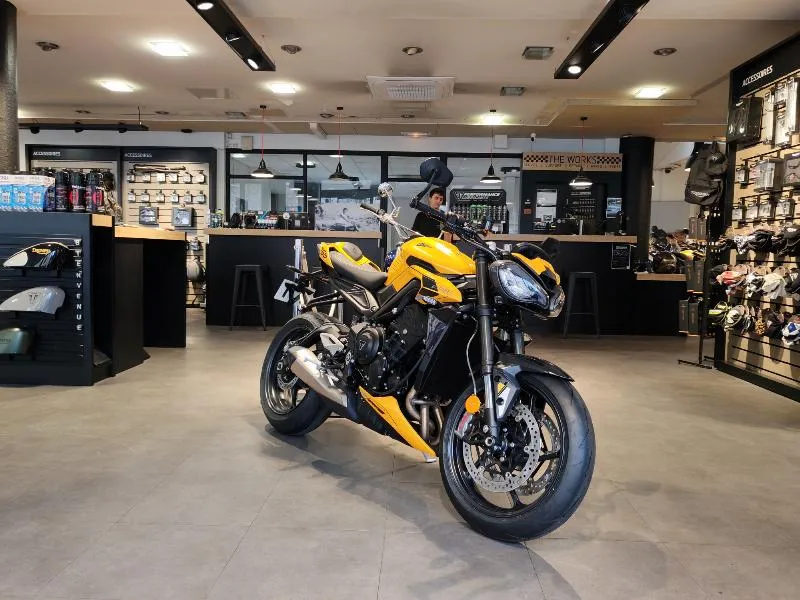 STREET TRIPLE 765 RS