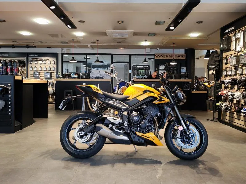STREET TRIPLE 765 RS