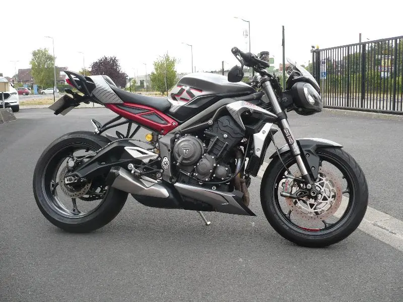 STREET TRIPLE 765 RS