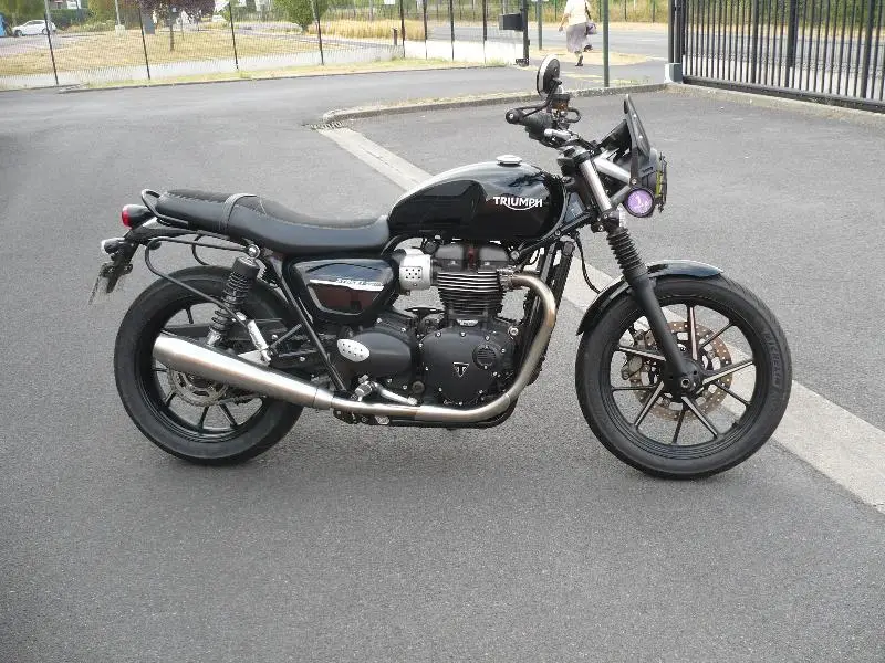 STREET TWIN  900