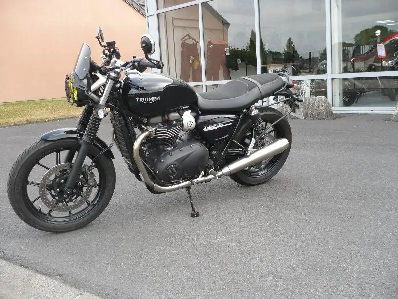 STREET TWIN  900