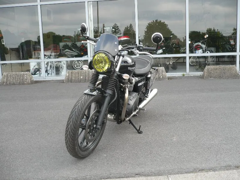 STREET TWIN  900