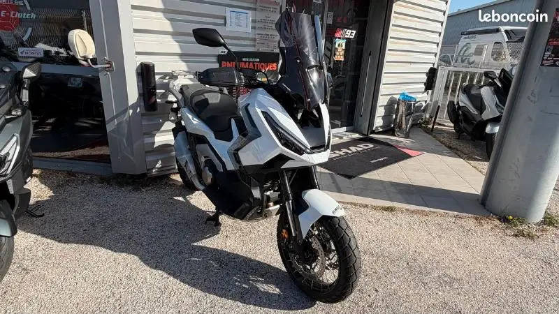 XADV 750 DCT