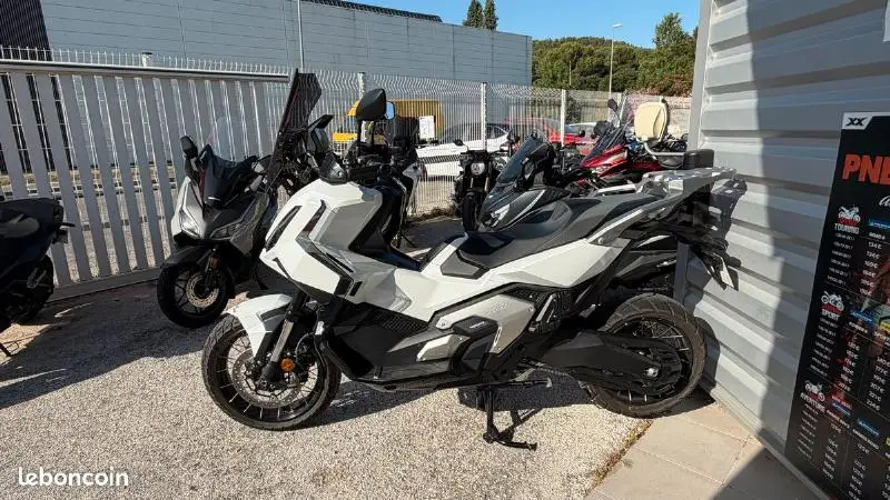 XADV 750 DCT