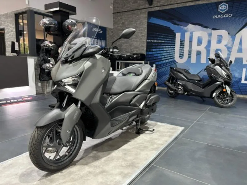 XMAX 125
