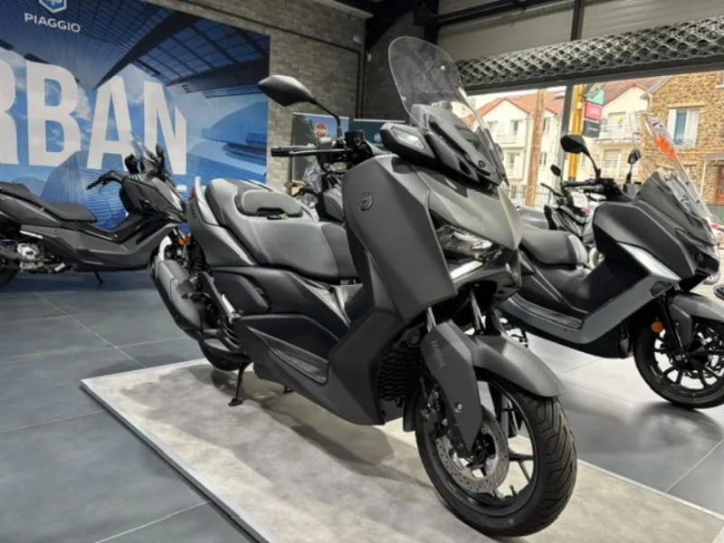 XMAX 125