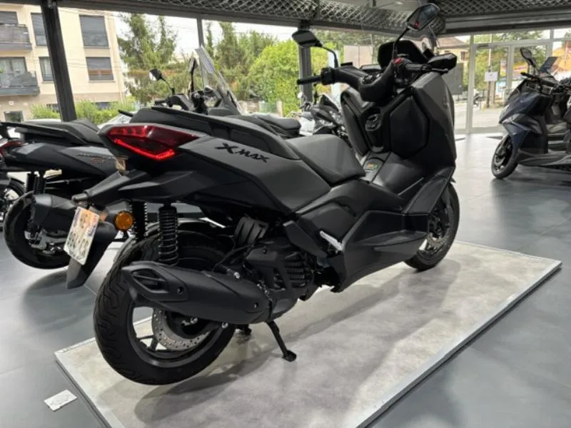 XMAX 125