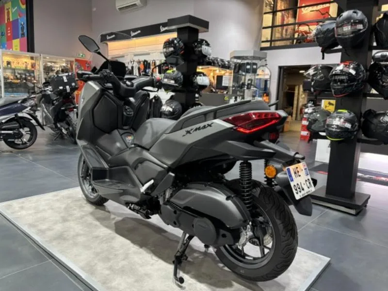 XMAX 125