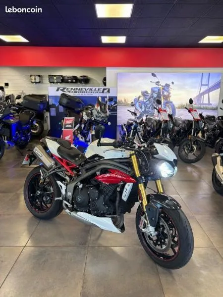 SPEED TRIPLE 1050 R 2016