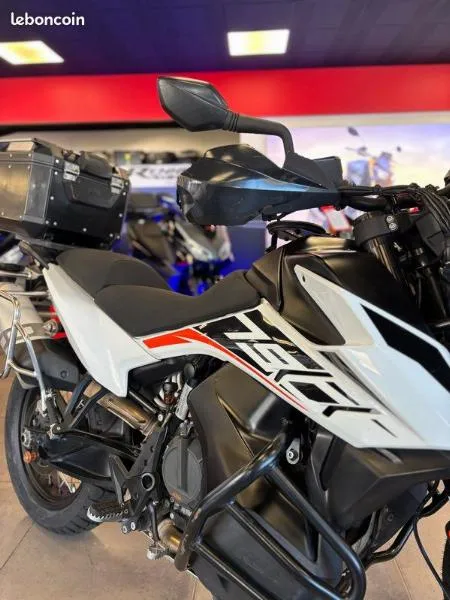 790 ADVENTURE