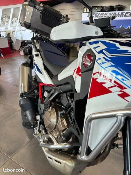CRF 1100  L AFRICA TWIN